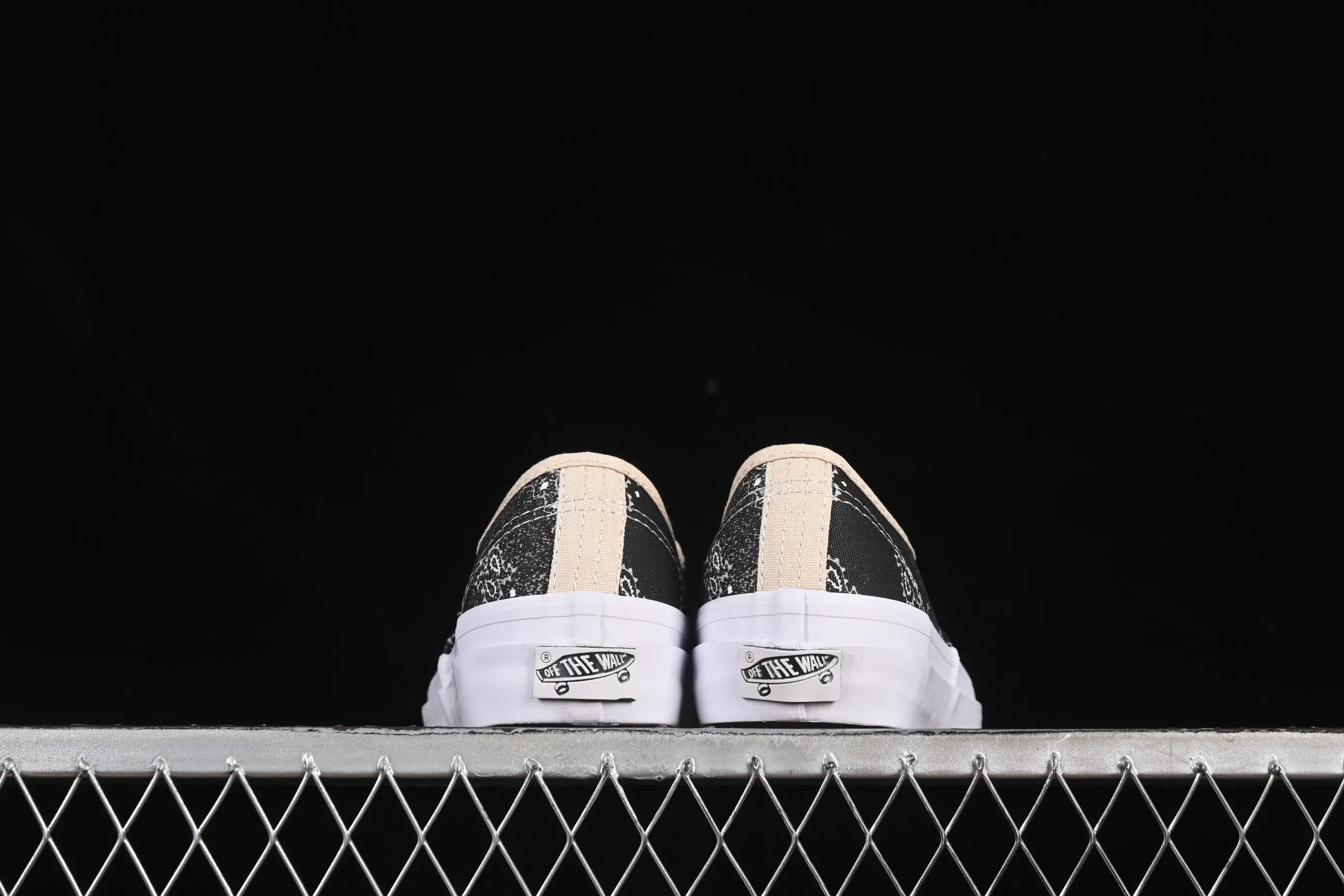 All categories Vans Vans series Vans Low Vans low top Vans Authentic 44 Vans slip-on slip-on skate shoes VN000D5KESB